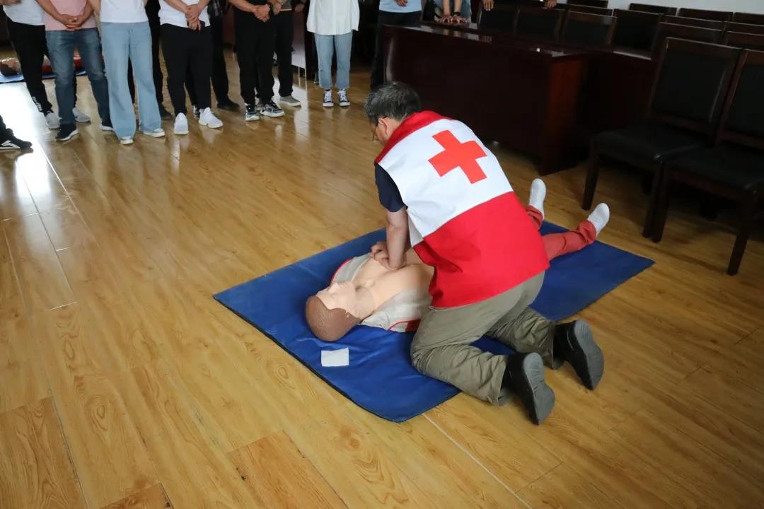 銀川中鐵水務工會組織開展“關愛生命 科學急救”職工應急救護培訓